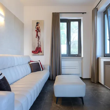 Dimora Giulia 4* Барі